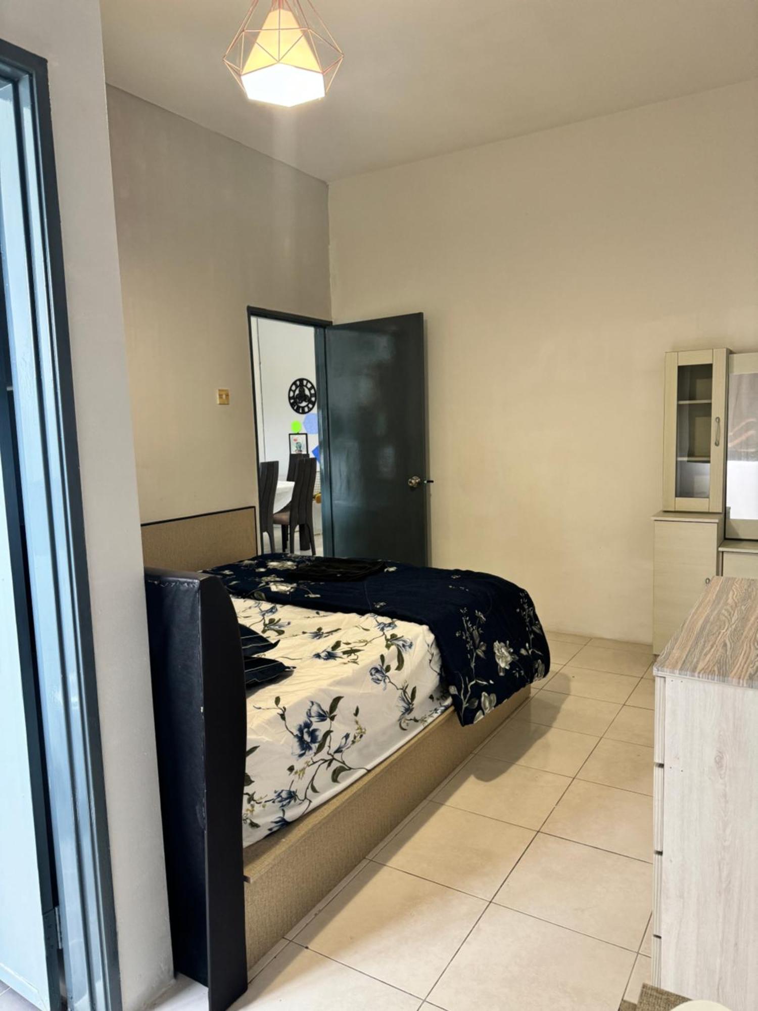 Ayaan Hill View Iin Free Wifi & Netflix Apartment *